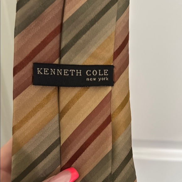 Kenneth Cole Cream and Brown Tie Elegant Accessory - Picture 2 of 4